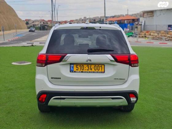 מיצובישי אאוטלנדר Instyle אוט' 7 מק' 2.0 (150 כ"ס) בנזין 2018 למכירה בבית שמש