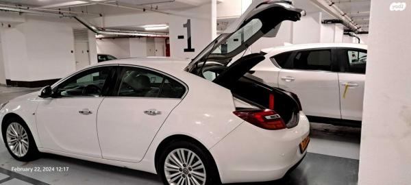 אופל אינסיגניה Cosmo הצ'בק אוט' 1.6 (170 כ''ס) בנזין 2017 למכירה בתל אביב יפו