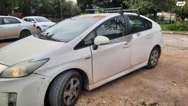 טויוטה פריוס GLI הייבריד אוט' 1.8 (99 כ"ס) בנזין 2009 למכירה בחנתון