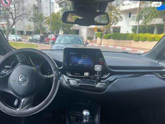 טויוטה C-HR Club הייבריד אוט' 1.8 (98 כ''ס) בנזין 2018 למכירה בבאר יעקב