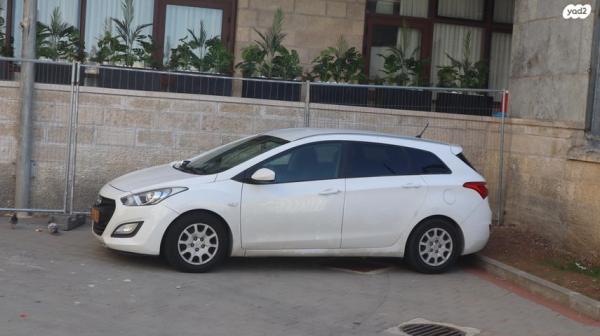 יונדאי i30 Inspire סטיישן אוט' 1.6 (135 כ"ס) בנזין 2014 למכירה בירושלים