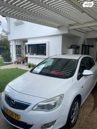 אופל אסטרה Enjoy הצ'בק אוט' 1.4 (140 כ''ס) בנזין 2011 למכירה באורנית