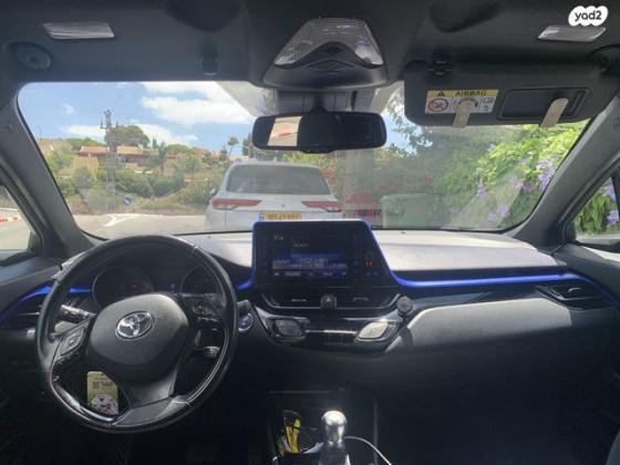 טויוטה C-HR Chic הייבריד אוט' 1.8 (98 כ"ס) בנזין 2017 למכירה בנהריה