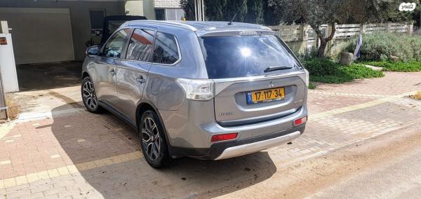 מיצובישי אאוטלנדר 4X4 Limited אוט' 7 דיזל מק' 2.3 (150 כ"ס) דיזל 2015 למכירה באחיטוב