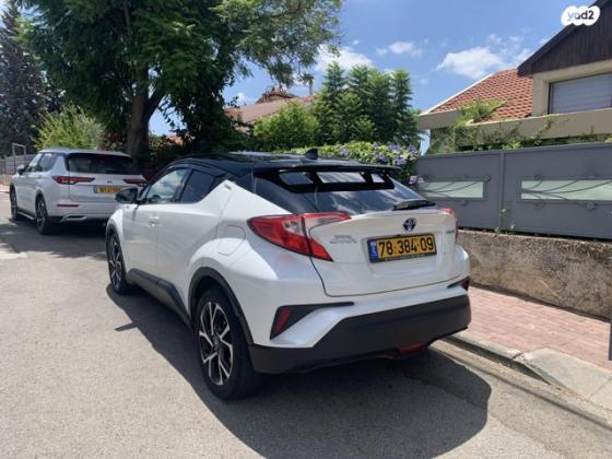 טויוטה C-HR Chic הייבריד אוט' 1.8 (98 כ"ס) בנזין 2017 למכירה בנהריה