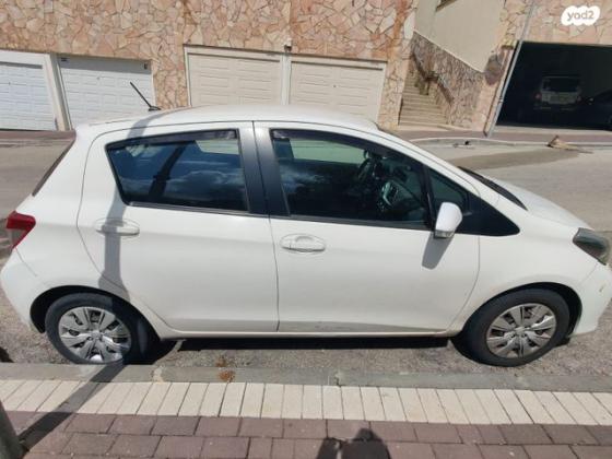 טויוטה יאריס Style אוט' 1.3 (99 כ"ס) בנזין 2012 למכירה בחיפה