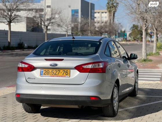 פורד פוקוס Trend סדאן אוט' 1.6 (125 כ"ס) בנזין 2013 למכירה בחולון