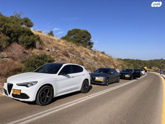 אלפא רומיאו סטלויו 4X4 Veloce AWD אוט' 2.0 (280 כ''ס) בנזין 2022 למכירה באבן יהודה