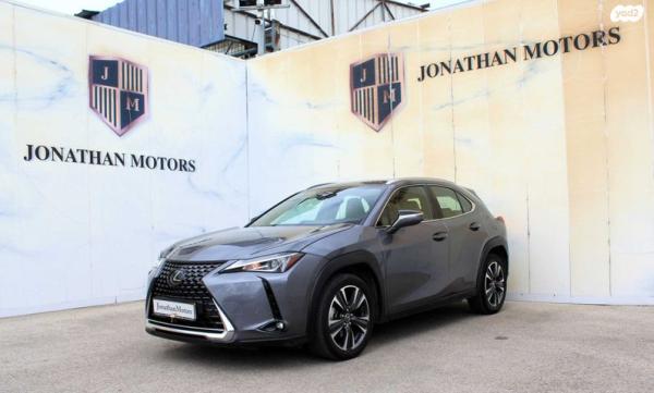 לקסוס UX UX200 Luxury אוט' 2.0 (173 כ''ס) בנזין 2020 למכירה בחיפה