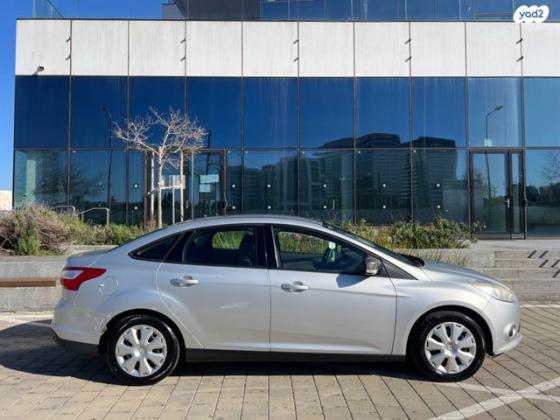 פורד פוקוס Trend סדאן אוט' 1.6 (125 כ"ס) בנזין 2013 למכירה בחולון