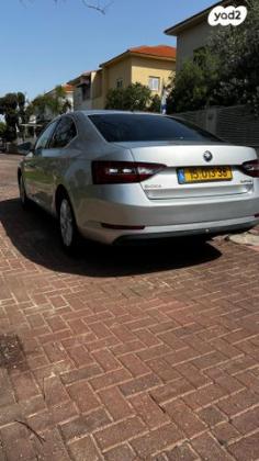 סקודה סופרב (עד 2019) Ambition אוט' 1.8 (180 כ''ס) בנזין 2016 למכירה בפרדסיה