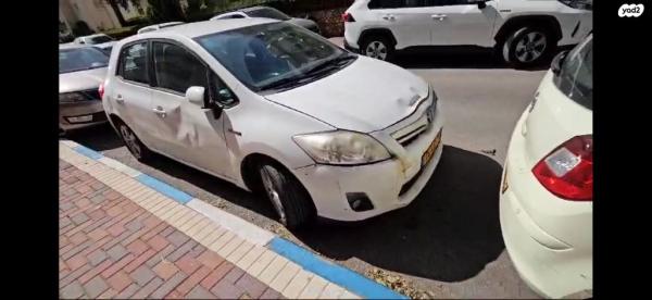טויוטה אוריס הייבריד הייבריד אוט' 1.8 (99 כ''ס) בנזין 2012 למכירה ברמת השרון