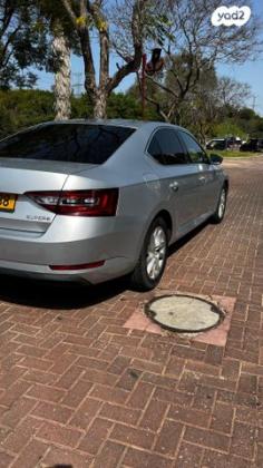 סקודה סופרב (עד 2019) Ambition אוט' 1.8 (180 כ''ס) בנזין 2016 למכירה בפרדסיה