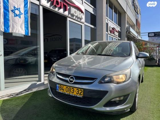 אופל אסטרה Berlina Enjoy סדאן אוט' 1.4 (140 כ"ס) בנזין 2014 למכירה בראשון לציון