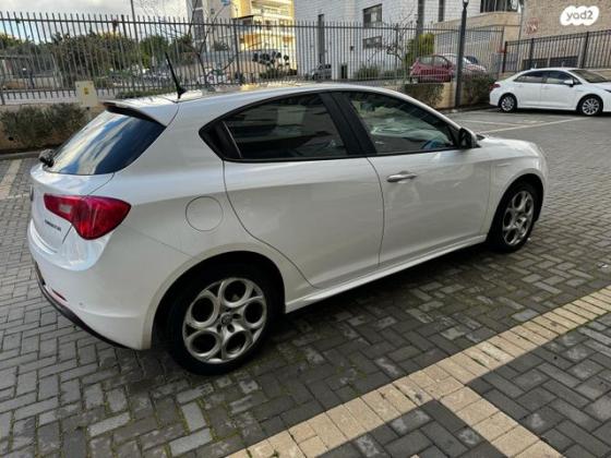 אלפא רומיאו ג'ולייטה Sport + SR אוט' 1.4 (170 כ''ס) בנזין 2018 למכירה בחיפה
