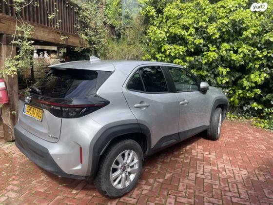 טויוטה יאריס קרוס HSD Urban אוט' 1.5 (92 כ''ס) בנזין 2023 למכירה בנס הרים