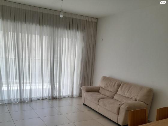 אהרון כצנלסון 26 (נווה גן)