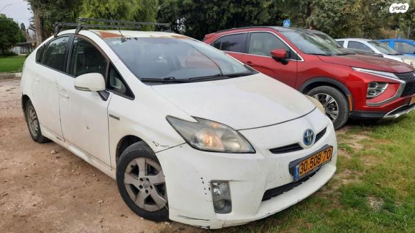 טויוטה פריוס GLI הייבריד אוט' 1.8 (99 כ"ס) בנזין 2009 למכירה בחנתון