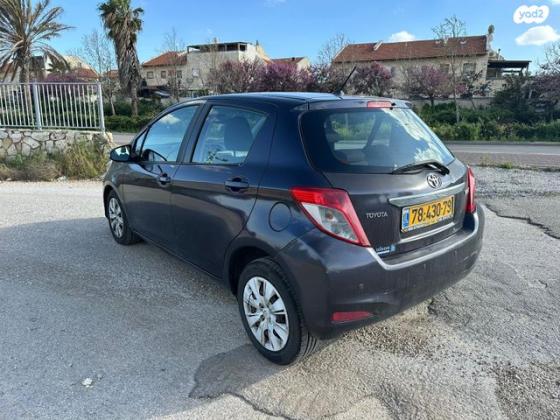 טויוטה יאריס Sol אוט' 1.3 (99 כ"ס) בנזין 2012 למכירה בירושלים