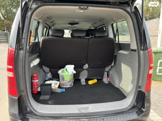 יונדאי i800 GLS CRDI מיניבוס ידני דיזל 8 מק' 2.5 (136 כ"ס) דיזל 2013 למכירה בפרדס חנה כרכור