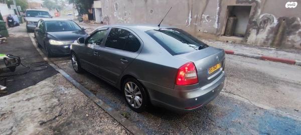 סקודה אוקטביה Ambiente אוט' 1.2 (105 כ''ס) בנזין 2012 למכירה בעלי זהב