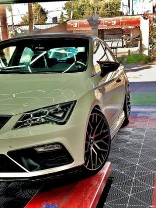 סיאט לאון FR Plus אוט' 3 דל' 1.8 (180 כ"ס) בנזין 2018 למכירה בנצרת