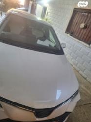 טויוטה קורולה הייבריד Limited סדאן אוט' 1.8 (98 כ''ס) בנזין 2019 ל