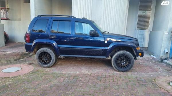 ג'יפ / Jeep ליברטי (עד 2013) 4X4 Sport אוט' 3.7 (204 כ''ס) [2006-2007] בנזין 2006 למכירה בגבעתיים