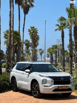 מיצובישי אאוטלנדר Luxury אוט' 7 מק' 2.5 (181 כ"ס) בנזין 2022 למכירה בראשון לציון