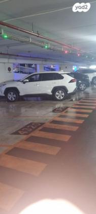 טויוטה RAV4 הייבריד E-xperience הייבריד 5 דל' אוט' 2.5 (178 כ''ס) בנזין 2021 למכירה בבת ים