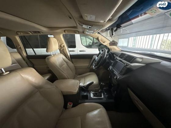 טויוטה לנד קרוזר ארוך 4X4 Luxury אוט' דיזל 7 מק' 3.0 (190 כ''ס) דיזל 2014 למכירה במודיעין מכבים רעות