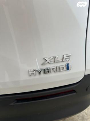 טויוטה סיינה XLE אוט' 7 מק' 2.5 (245 כ''ס) בנזין 2024 למכירה ברעננה