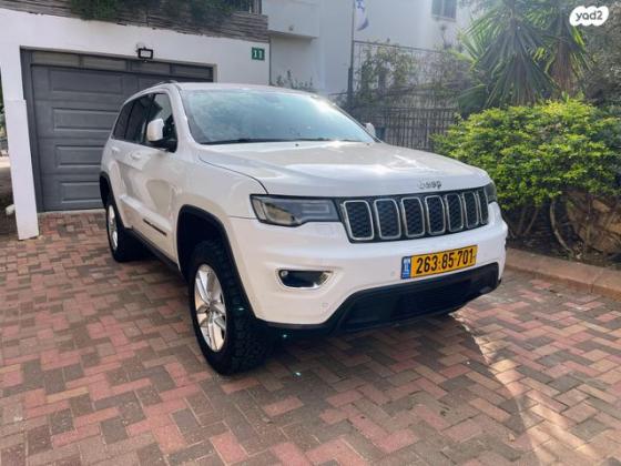 ג'יפ / Jeep גרנד צ'ירוקי 4X4 Laredo + SR אוט' 3.6 (282 כ''ס) בנזין 2017 למכירה באבן יהודה