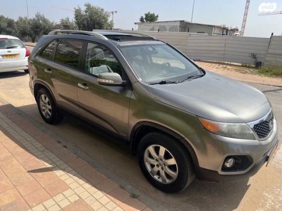 קיה סורנטו 4X4 EX אוט' 7 מק' 2.4 (174 כ''ס) בנזין 2012 למכירה בנתניה