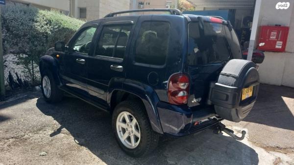 ג'יפ / Jeep ליברטי (עד 2013) 4X4 Sport אוט' 3.7 (204 כ''ס) [2006-2007] בנזין 2006 למכירה בגבעתיים