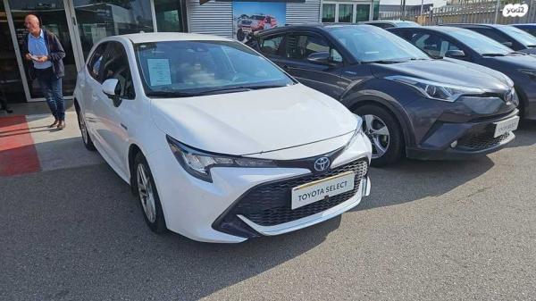 טויוטה קורולה הייבריד Excite הצ'בק אוט' 1.8 (98 כ''ס) בנזין 2021 למכירה בנתניה