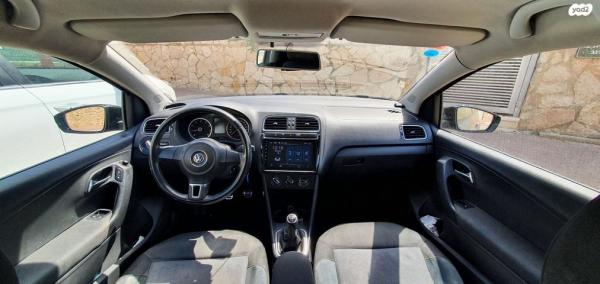 פולקסווגן פולו Young ידני 3 דל' 1.4 (85 כ''ס) בנזין 2012 למכירה במעלה אדומים