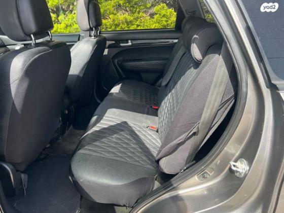 קיה סורנטו 4X4 EX אוט' 7 מק' 2.4 (174 כ''ס) בנזין 2012 למכירה בנתניה