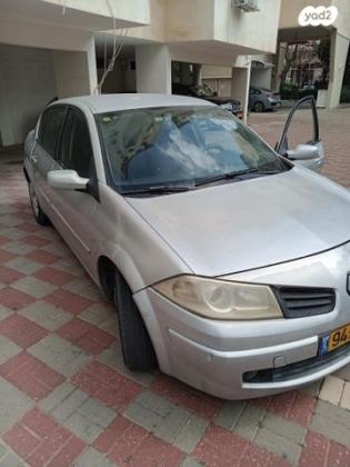 רנו מגאן דור 2 (2004-2010) Business אוט' 4 דל' 1.6 (110 כ''ס) בנזין 2008 למכירה בנתניה