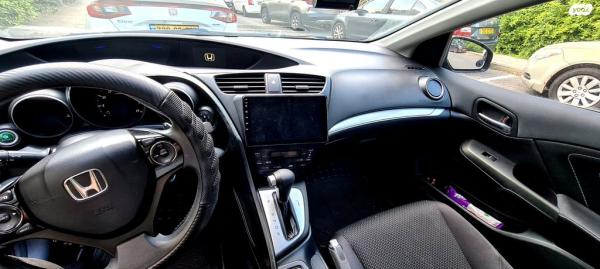 הונדה סיוויק האצ'בק החדשה Comfort אוט' 1.8 (142 כ''ס) בנזין 2015 למכירה בחיפה