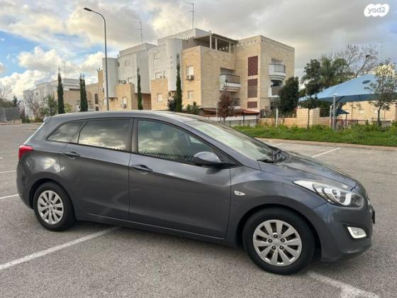יונדאי i30CW Inspire סטיישן ידני 1.4 (100 כ''ס) [2015-2017] בנזין 2016 למכירה בכרמיאל