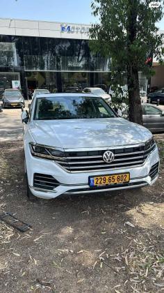 פולקסווגן טוארג 4X4 Luxury V6 אוט' דיזל 3.0 (286 כ''ס) דיזל 2020 למכירה בחדרה