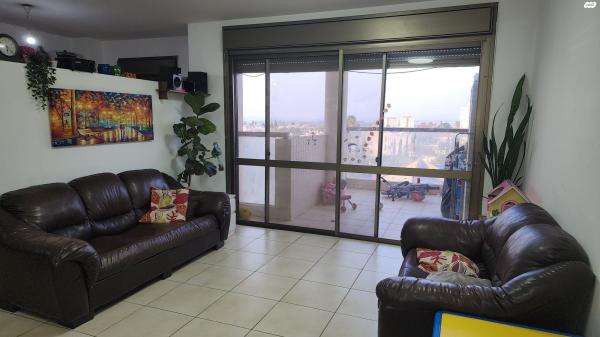 הפרחים 4 (נווה נוף)