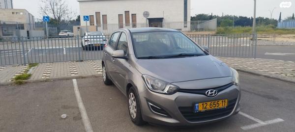 יונדאי i20 Insight אוט' 1.4 (100 כ"ס) בנזין 2013 למכירה ביבנה