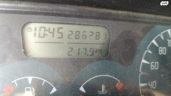 ניסאן טראנו ארוך 4X4 SR אוט' דיזל 2.7 (125 כ''ס) דיזל 2002 למכירה בשחרות