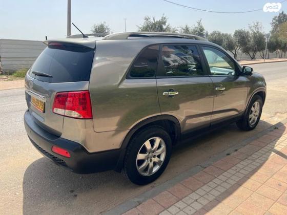 קיה סורנטו 4X4 EX אוט' 7 מק' 2.4 (174 כ''ס) בנזין 2012 למכירה בנתניה