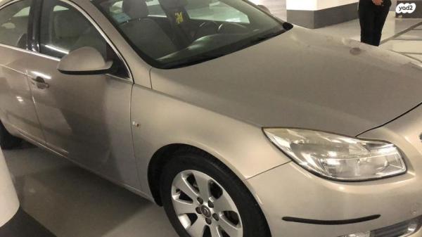 אופל אינסיגניה Edition הצ'בק אוט' 2.0 (220 כ''ס) בנזין 2011 למכירה בירושלים