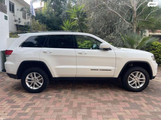 ג'יפ / Jeep גרנד צ'ירוקי 4X4 Laredo + SR אוט' 3.6 (282 כ''ס) בנזין 2017 למכירה באבן יהודה