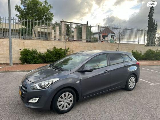 יונדאי i30CW Inspire סטיישן ידני 1.4 (100 כ''ס) [2015-2017] בנזין 2016 למכירה בכרמיאל