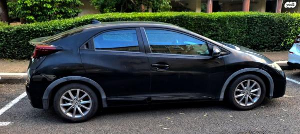 הונדה סיוויק האצ'בק החדשה Comfort אוט' 1.8 (142 כ''ס) בנזין 2015 למכירה בחיפה